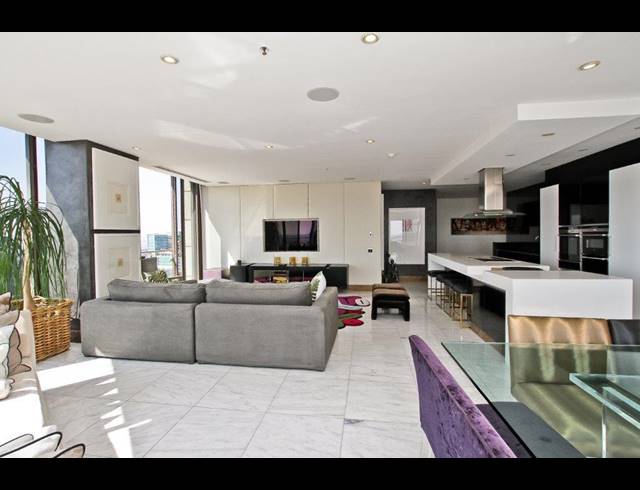 2 BEDROOM APARTMENT FOR SALE IN SANDOWN